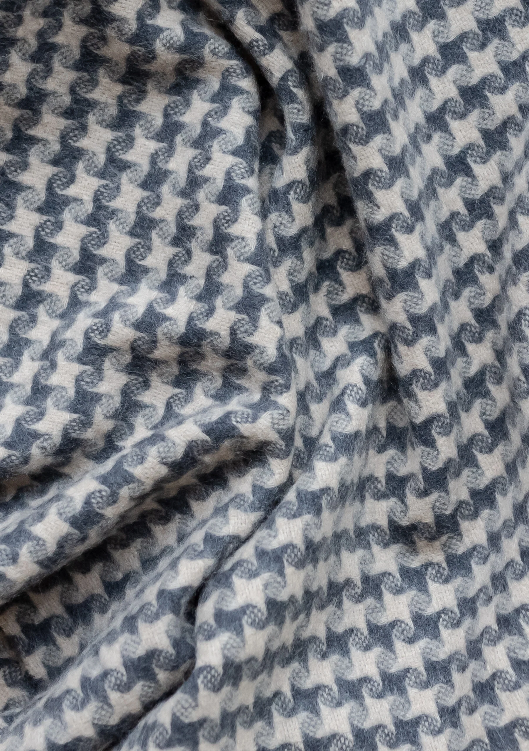 Cashmere Blanket in Charcoal Star Houndstooth - Image 3