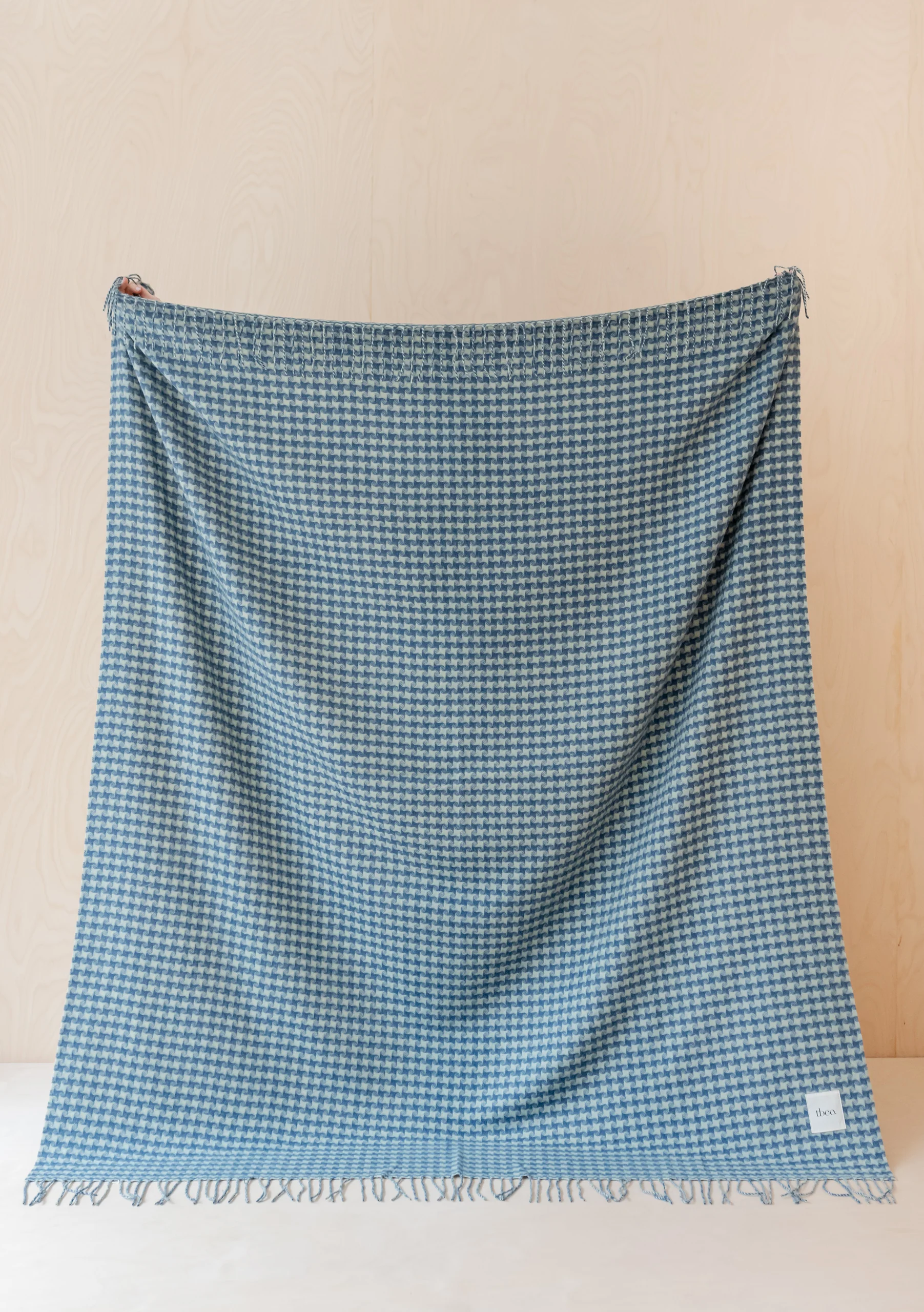 Cashmere Blanket in Green Star Houndstooth - Image 2