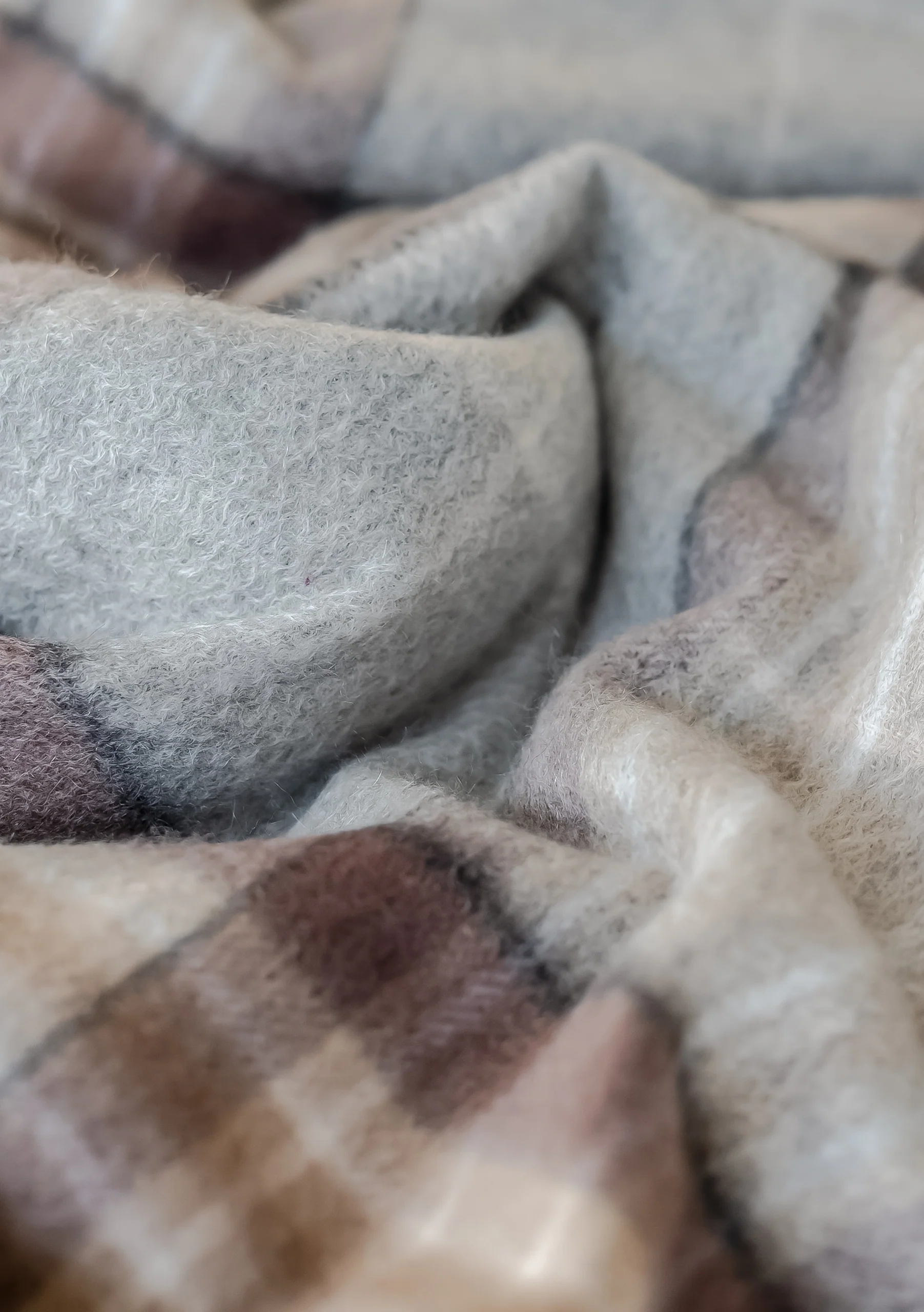 Cashmere Blanket in Mackellar Tartan - Image 4