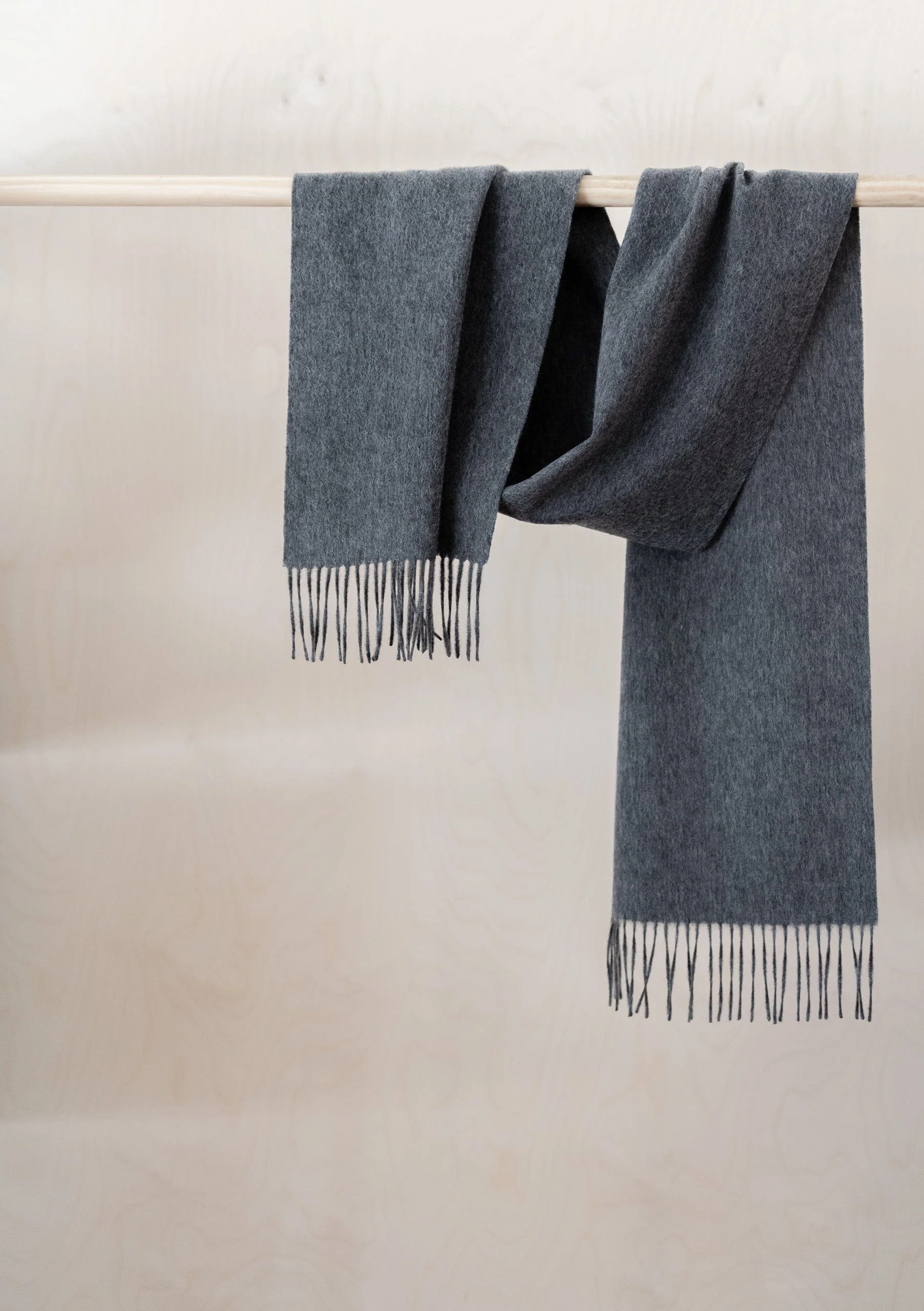 Men's Lambswool Scarf in Charcoal Melange - Image 2