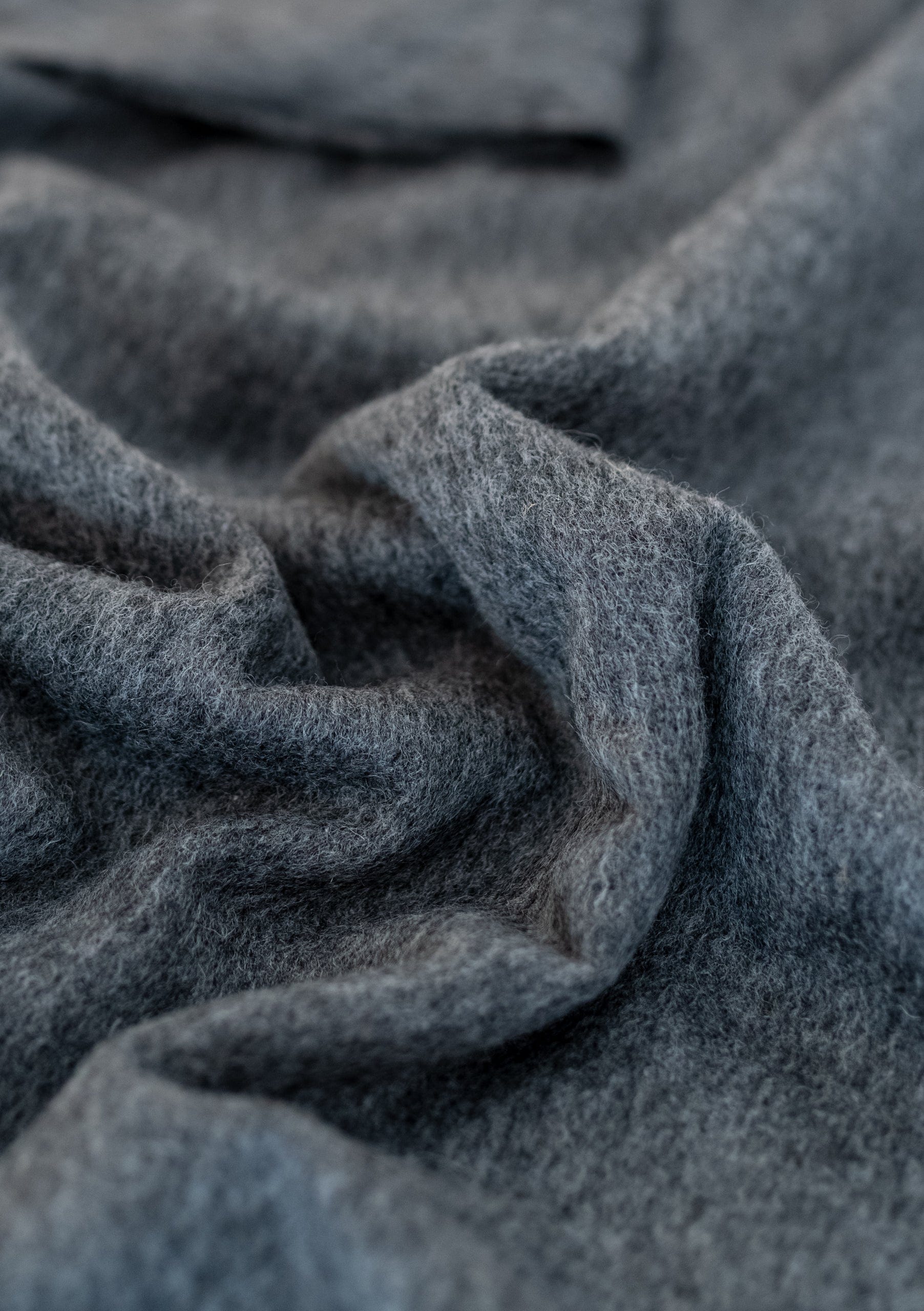 Lambswool Oversized Scarf in Charcoal Melange - Image 4