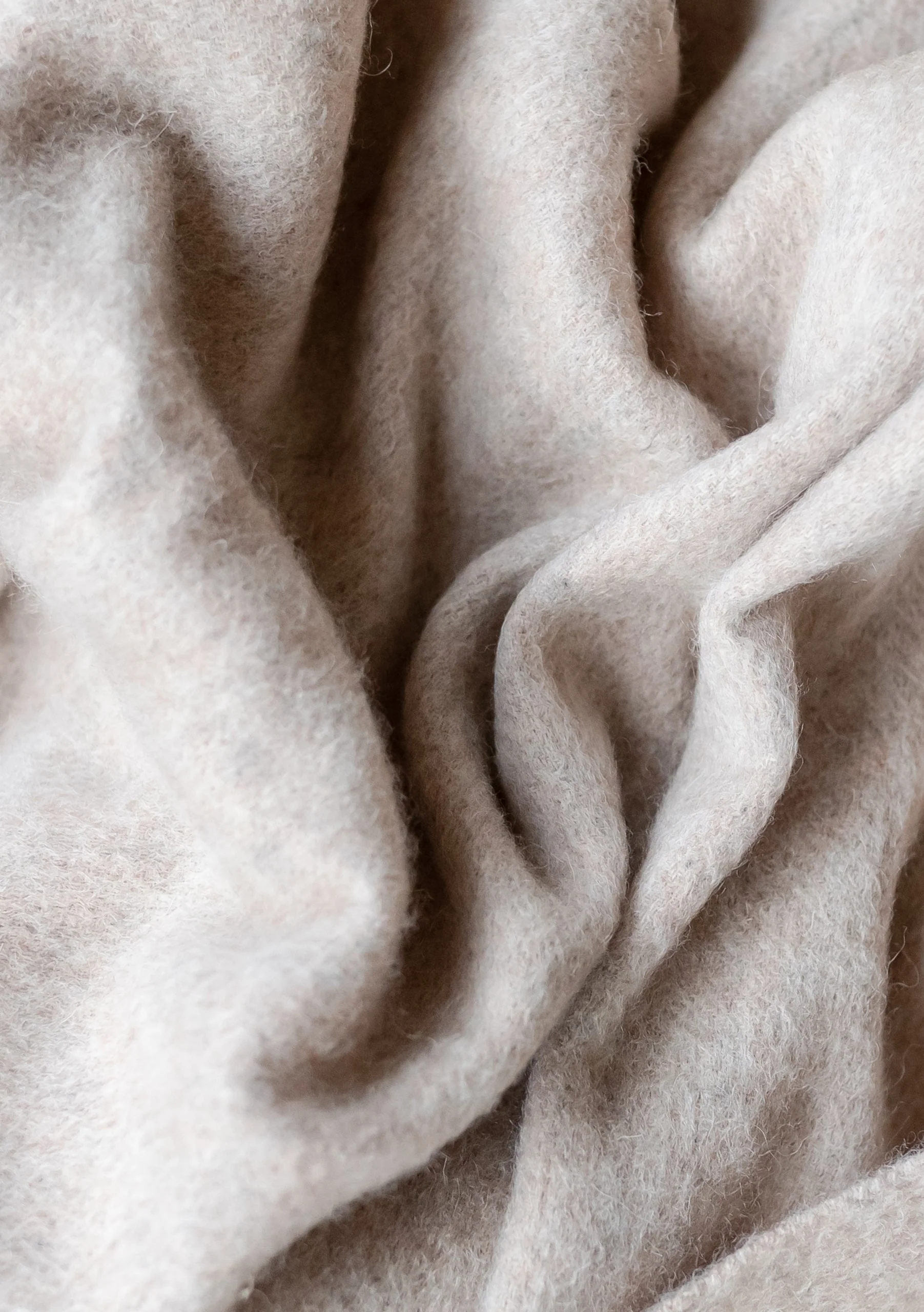 Lambswool Oversized Scarf in Oatmeal Melange - Image 3