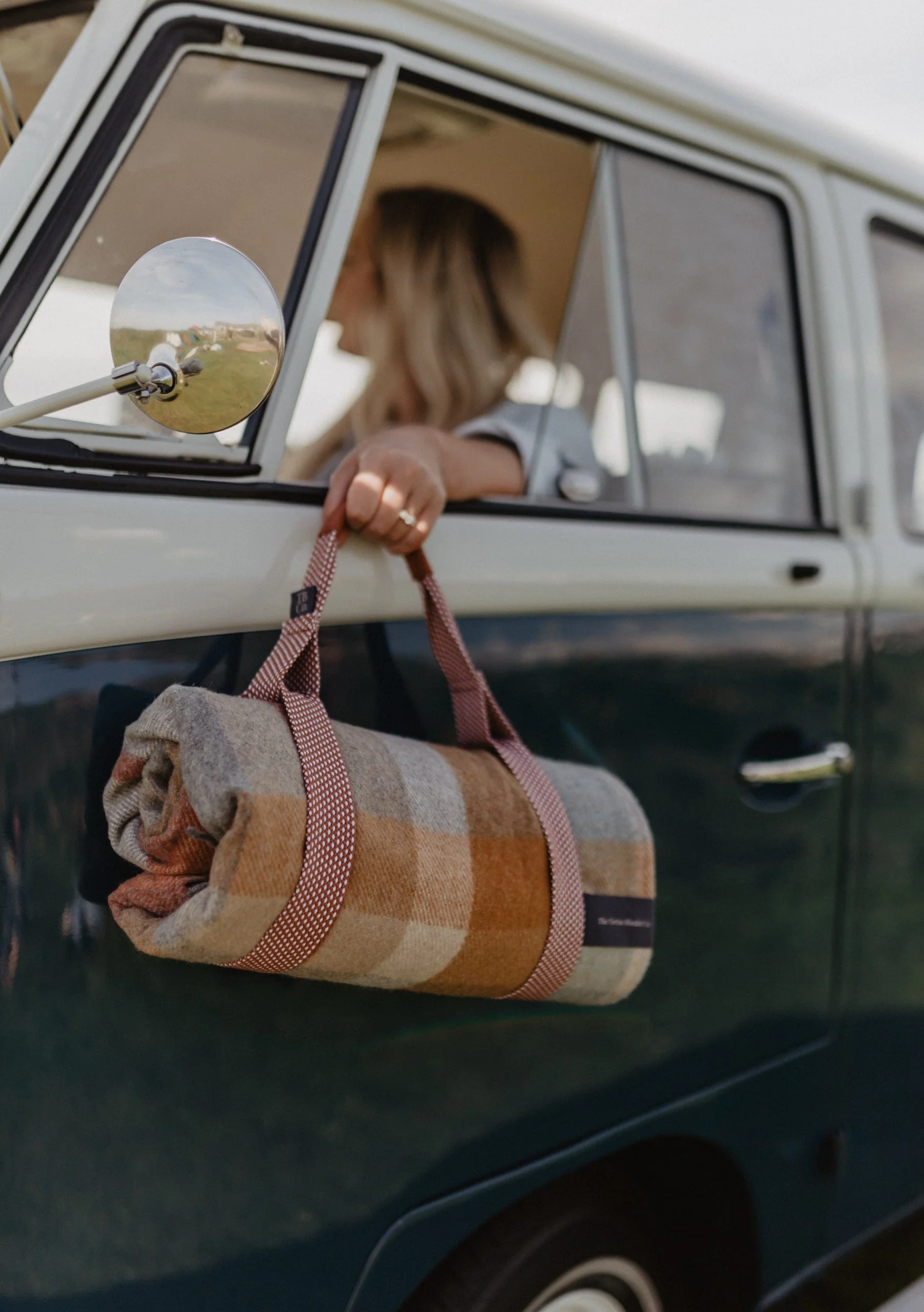 Recycled Picnic Carrier - Image 2