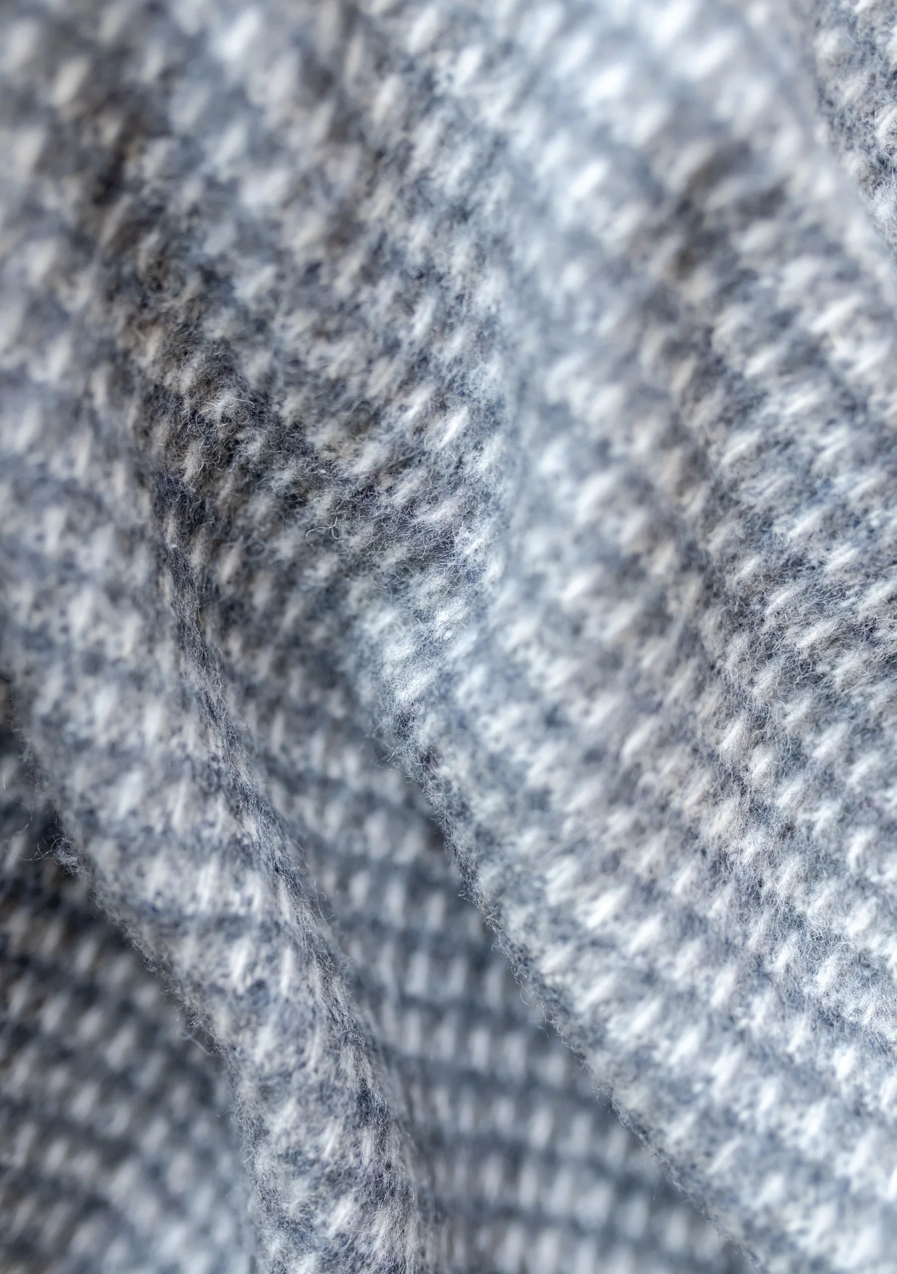 Recycled Wool Extra Large Blanket in Charcoal Waffle - Image 2